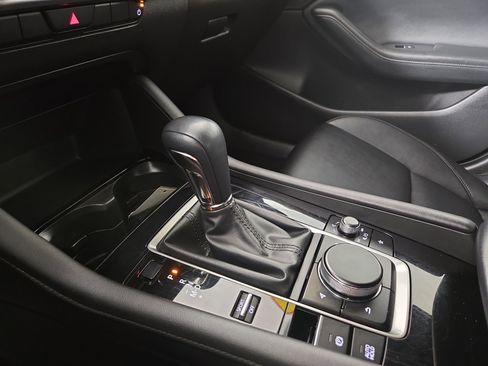 Used 2024 MAZDA MAZDA3 s image 24