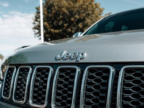 Used 2021 Jeep Grand Cherokee Limited AWD/4WD image 10