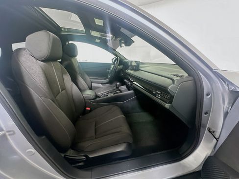 Used 2025 Honda Accord Sport image 31