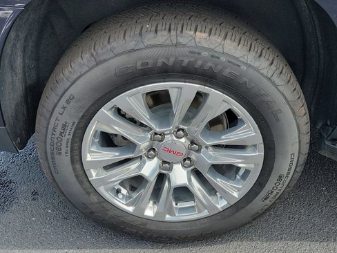 Used 2023 GMC Yukon Denali RWD image 5