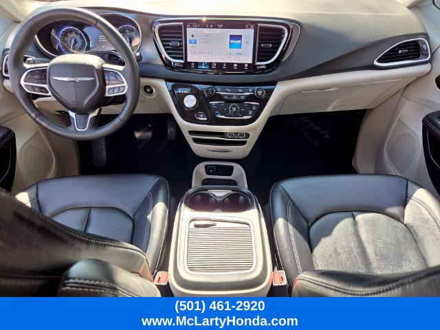 Used 2024 Chrysler Pacifica Touring-L FWD image 15