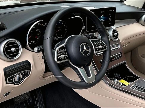 Used 2022 Mercedes-Benz GLC 300 4MATIC image 18