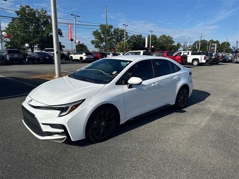 Used 2023 Toyota Corolla SE image 7