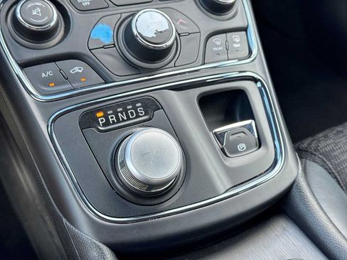 Used 2016 Chrysler 200 S FWD image 25