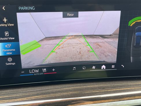 Used 2025 BMW X5 xDrive50e image 35