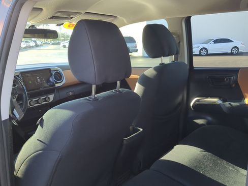 Used 2016 Toyota Tacoma image 10