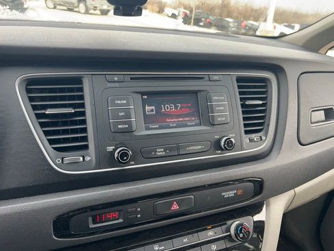 Used 2015 Kia Sedona LX w/ LX Convenience Package image 15