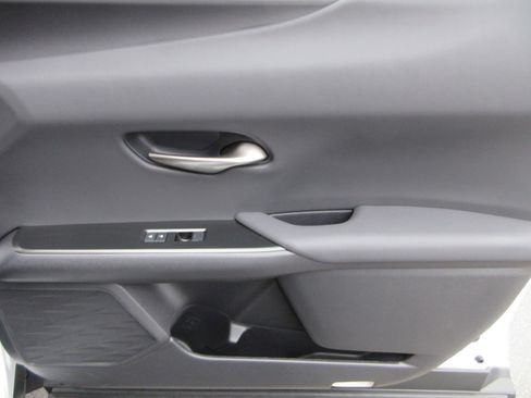 Used 2025 Lexus UX 300h AWD image 24