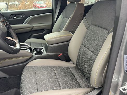 Used 2024 Chevrolet Colorado ZR2 w/ Safety Package image 13