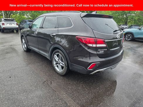 Used 2017 Hyundai Santa Fe SE FWD image 3