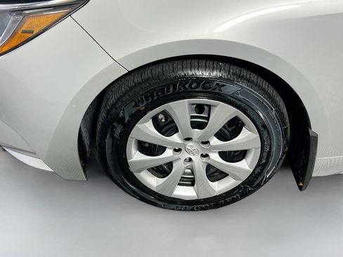 Used 2026 Toyota Corolla LE FWD image 13