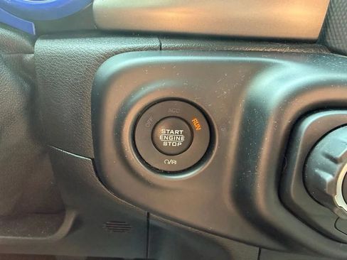 Used 2021 Jeep Gladiator Sport AWD/4WD image 19