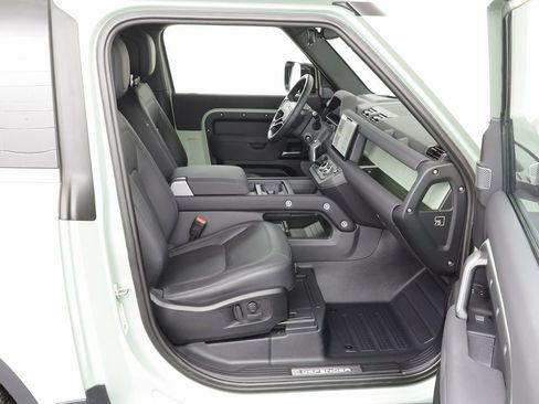 Used 2023 Land Rover Defender 110 75th Limited Edition image 21