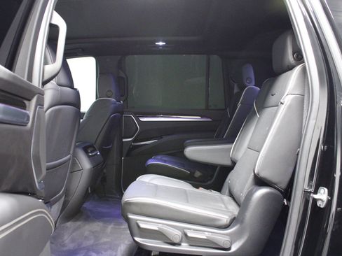 Used 2025 Cadillac Escalade ESV Premium Luxury w/ Touring Package AWD/4WD image 13