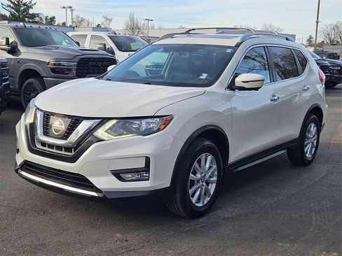 Used 2017 Nissan Rogue SV w/ Sun & Sound Touring Package image 3