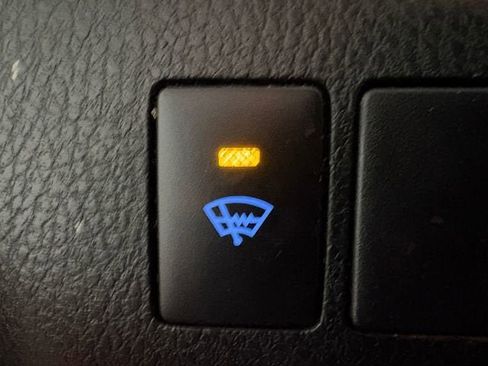 Used 2016 Toyota Highlander XLE image 12