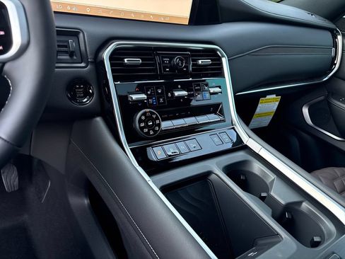 New 2026 Nissan Armada Platinum Reserve AWD/4WD image 16