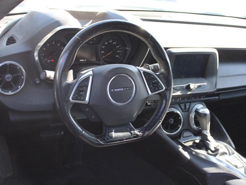 Used 2018 Chevrolet Camaro LT RWD image 5