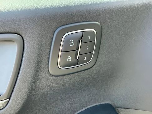 New 2026 Ford Escape SE w/ PHEV Premium Package FWD image 20