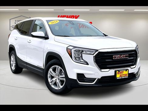 Used 2024 GMC Terrain SLE image 1