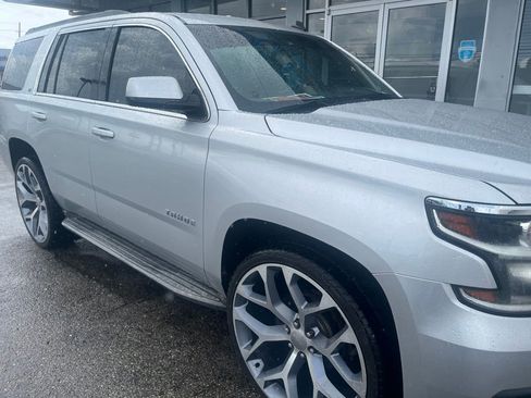 Used 2015 Chevrolet Tahoe LT w/ Luxury Package RWD image 5