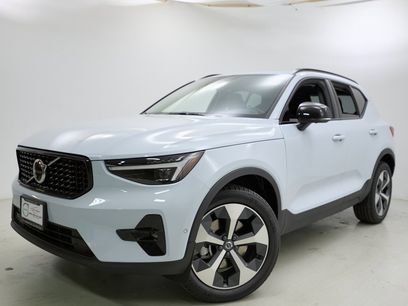 New 2026 Volvo XC40 B5 Plus w/ Protection Package Premier