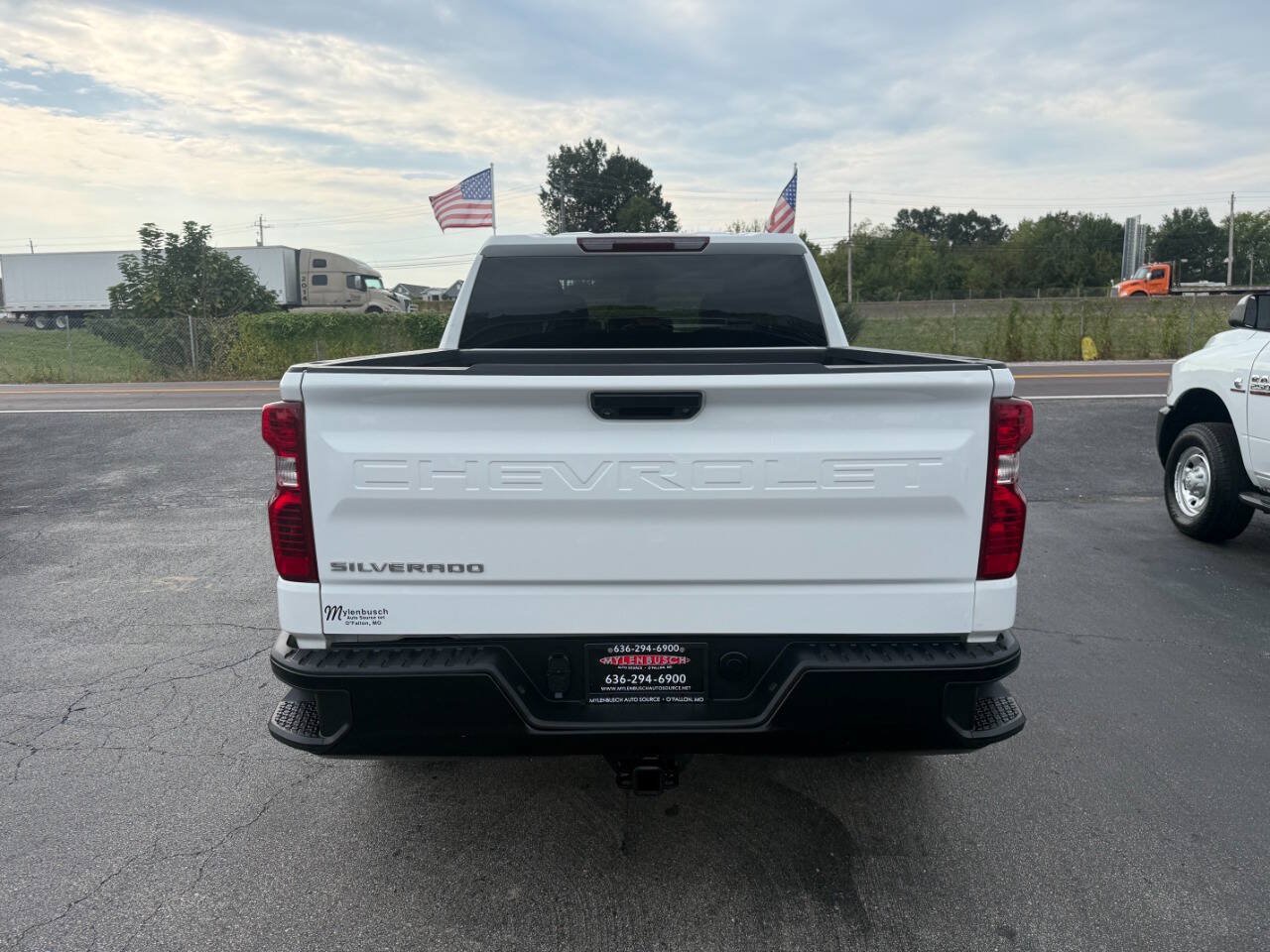 Used 2023 Chevrolet Silverado 1500 W/T w/ Trailering Package AWD/4WD image 6