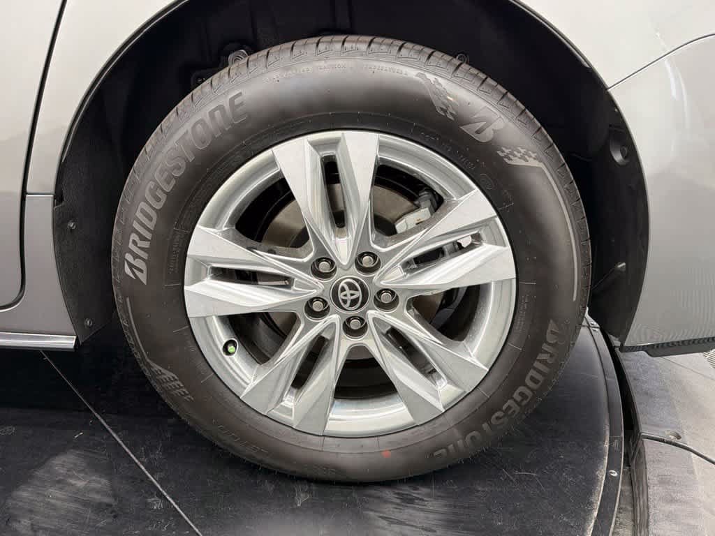 Certified 2026 Toyota Sienna Limited FWD image 16