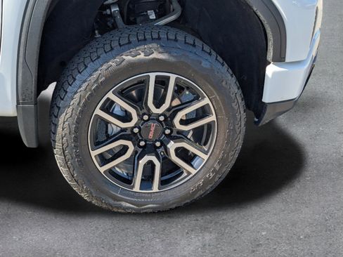 Used 2024 GMC Sierra 1500 AT4 w/ Technology Package image 6