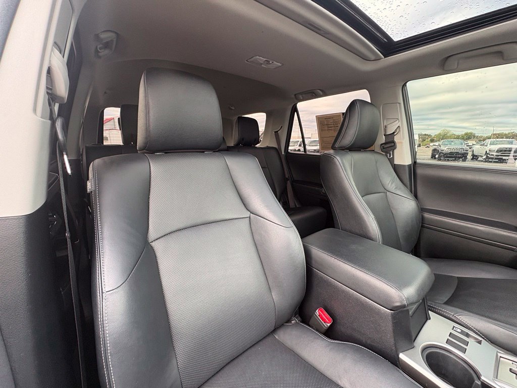 Used 2020 Toyota 4Runner Limited AWD/4WD image 30