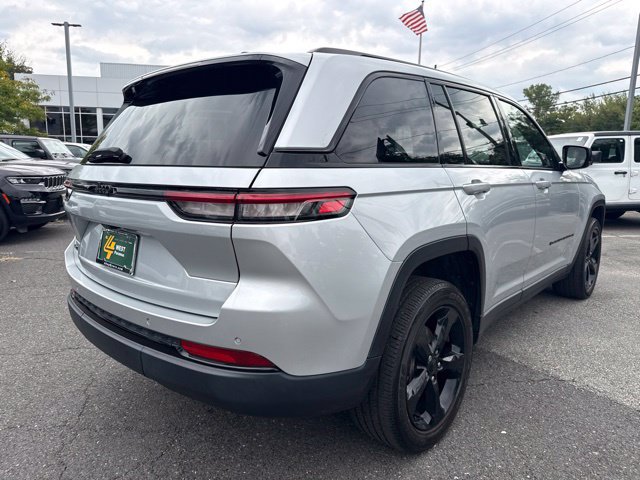Used 2023 Jeep Grand Cherokee Altitude AWD/4WD image 15