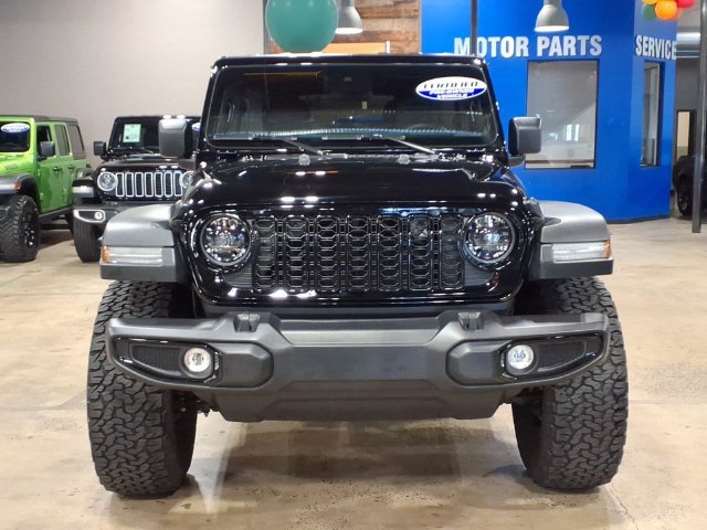 Used 2025 Jeep Wrangler Unlimited Sport AWD/4WD image 3