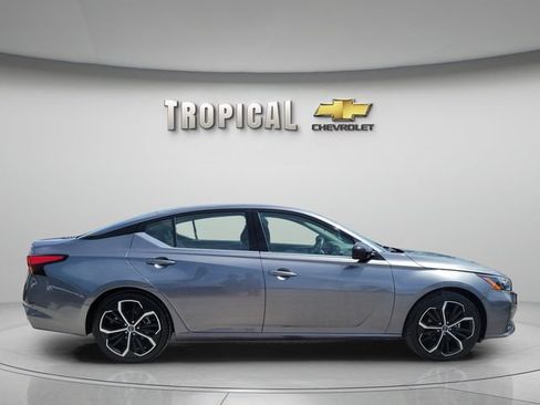 Used 2024 Nissan Altima 2.5 SR FWD image 6
