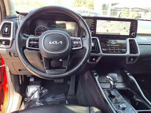 Used 2022 Kia Sorento S FWD image 12