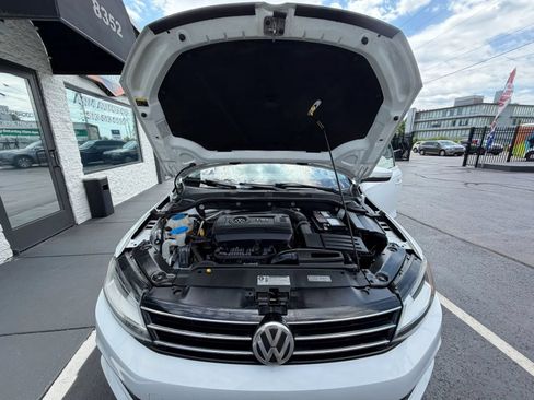 Used 2017 Volkswagen Jetta SEL FWD image 21