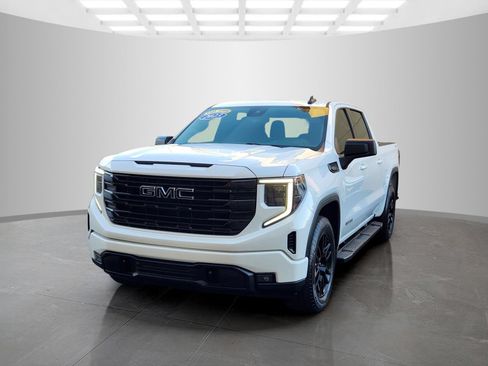 Used 2023 GMC Sierra 1500 Elevation AWD/4WD image 3