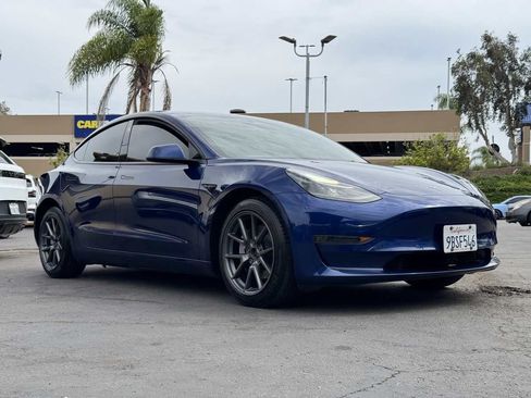 Used 2022 Tesla Model 3 Long Range AWD/4WD image 5
