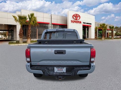 Used 2018 Toyota Tacoma TRD Sport image 6