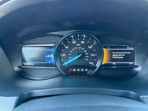 Used 2017 Ford Explorer XLT w/ Equipment Group 202A FWD image 11