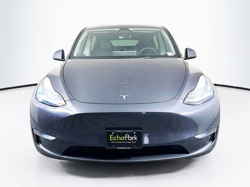 Used 2023 Tesla Model Y Long Range AWD/4WD image 2