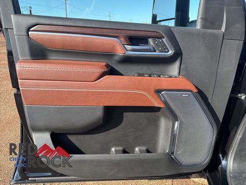 Used 2025 GMC Sierra 3500 Denali Ultimate AWD/4WD image 17