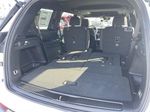 Used 2025 Jeep Grand Cherokee L Laredo image 31