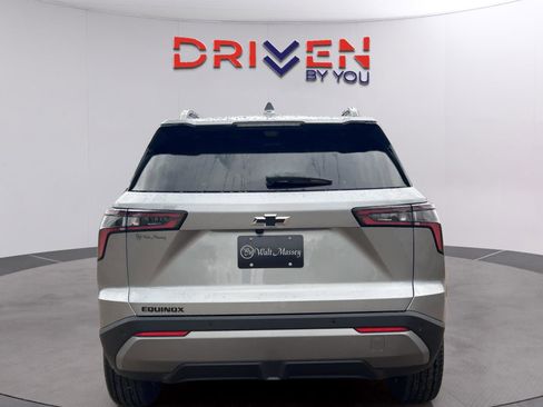 New 2026 Chevrolet Equinox LT w/ Convenience Package II image 4