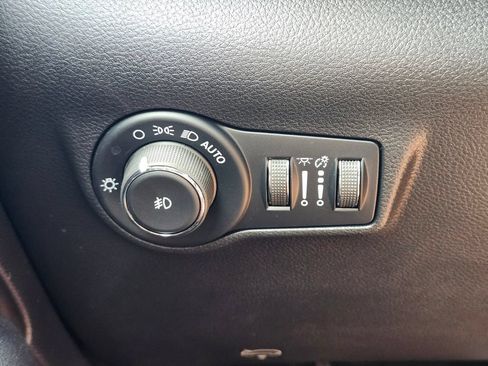 New 2026 Jeep Compass Trailhawk w/ Sun, Sound & Navigation Group AWD/4WD image 25