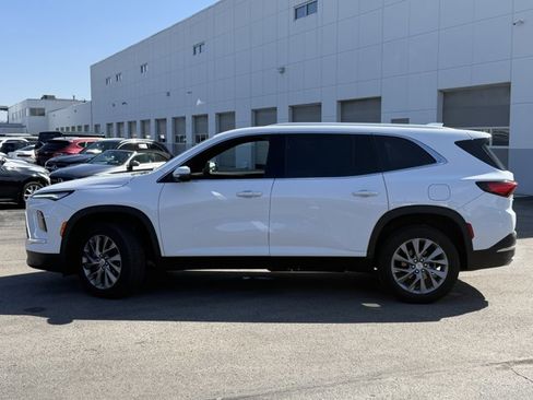 Used 2025 Buick Enclave Preferred image 8