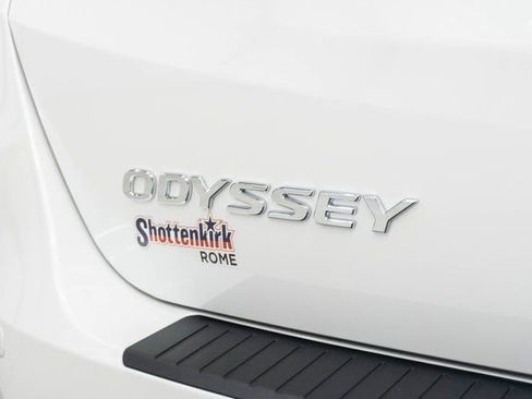 New 2026 Honda Odyssey Elite image 9
