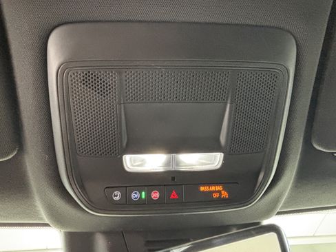 Used 2025 Chevrolet Equinox EV LT w/ Convenience Package II FWD image 17