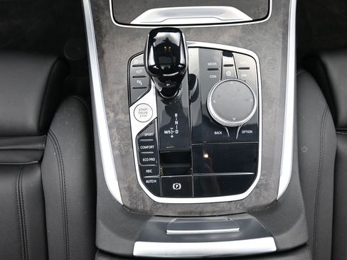 Used 2022 BMW X5 xDrive40i w/ Parking Assistance Package image 14