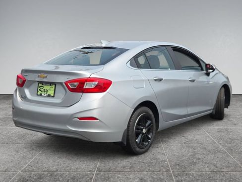 Used 2017 Chevrolet Cruze LT w/ Convenience Package FWD image 13
