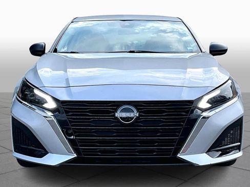 Used 2024 Nissan Altima 2.5 SV image 4